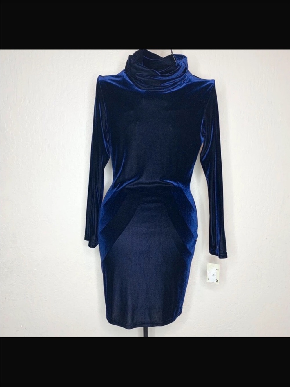 Velvet Turtleneck Long-Sleeve Sheath Dress - Navy